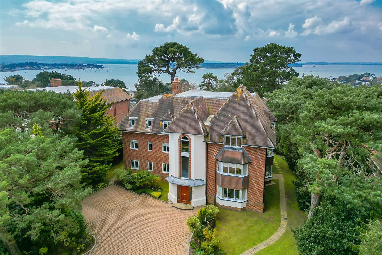 Property information Luxury & Prestige